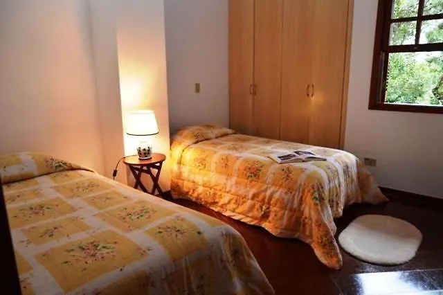 Casa charmosa e aconchegante em condomínio Campos do Jordão 0*,