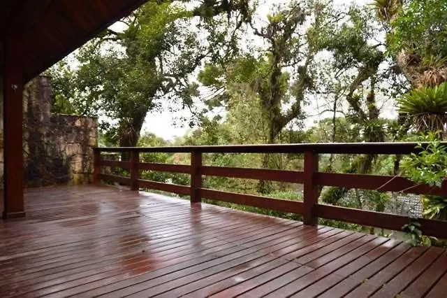 Casa charmosa e aconchegante em condomínio Campos do Jordão Chalé